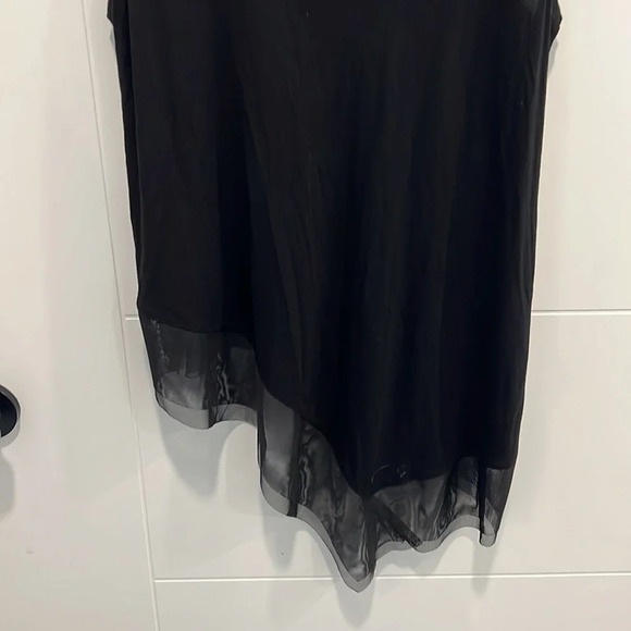 BCBGMAXAZRIA sleeveless blouse size medium - Picture 7 of 9